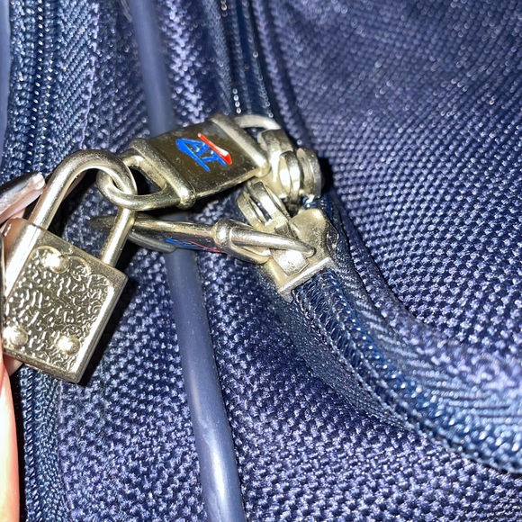 American Tourister Black Carry On Bag NWT - Picture 4 of 9